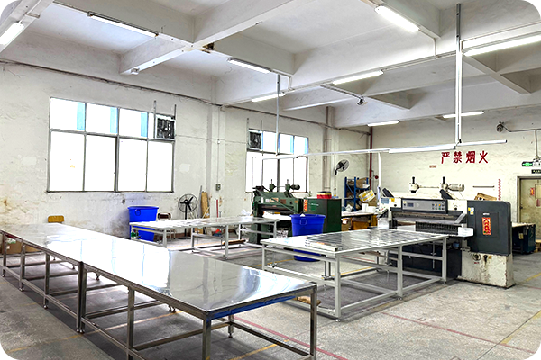 Quality control and paper cutting workstation